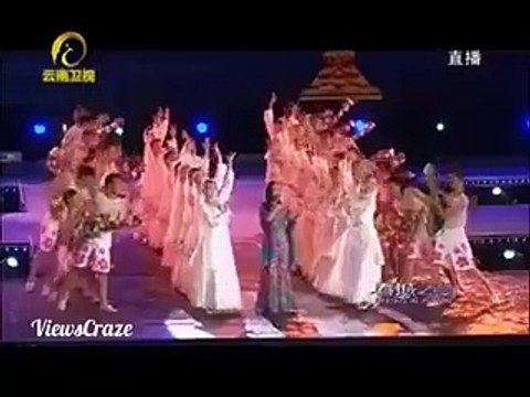 A Chinese Singer Singing Song of Hadiqa Kiani