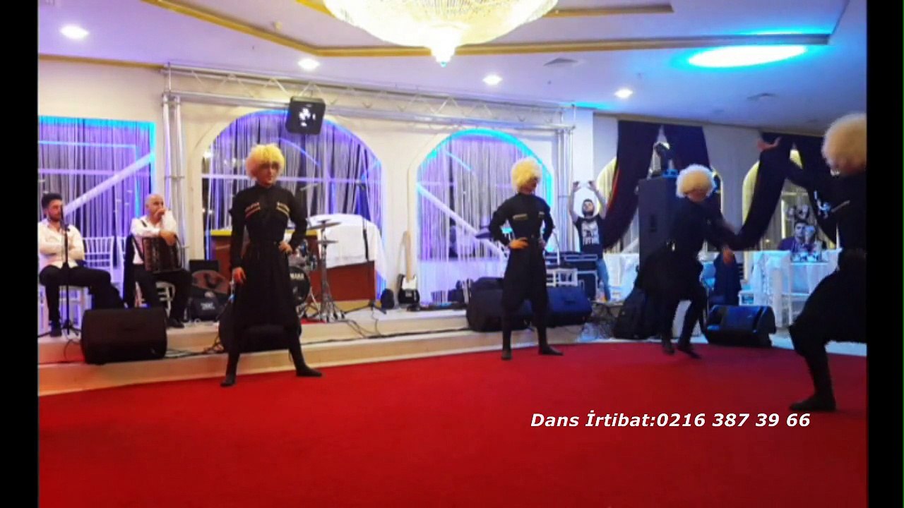 Düğünde Folklör Ekibi,Düğün Ekibi