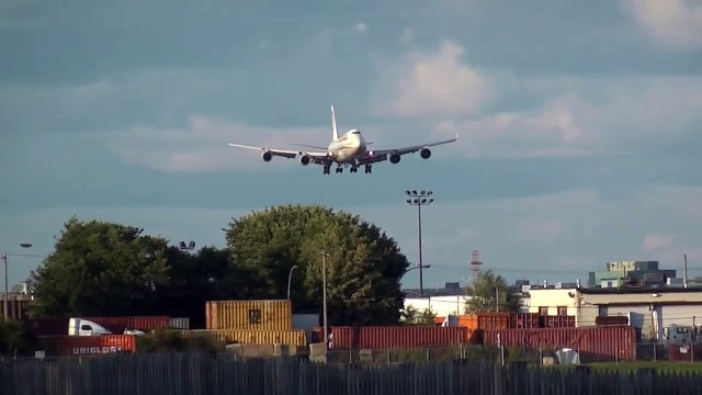 Atterrissage à Montréal YUL ~ Royal Air Maroc Boeing 744 [CN-RGA] ~ Landing in Montreal YUL