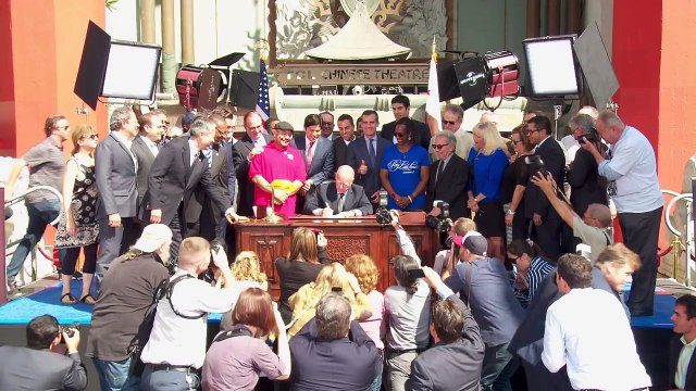 Governor Brown, Mayor Garcetti at signing ceremony for expanded film tax credit for California