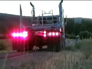 97 Peterbilt 378 550 3406E cat sound with 8 inch pipes