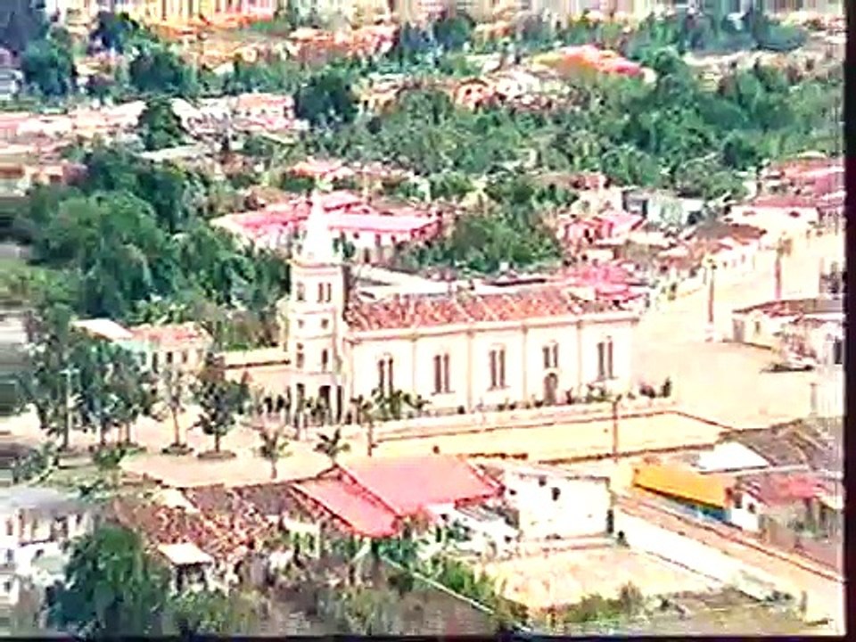 A VELHA MARACÁS DE 1996 E A CIDADE DAS FLORES DE 2008 = LANDULFOxFERNANDO CARVALHO