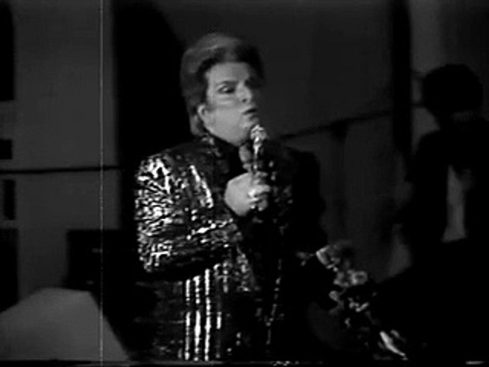 Enginde Yavaş Yavaş - Zeki Müren