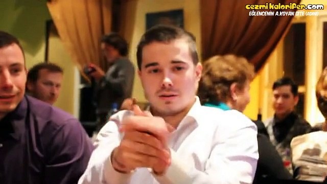 Sağır ve Dilsiz Gençten Harika Parmak Gösterisi