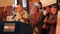 Pete Seeger Sings Out Against Fracking