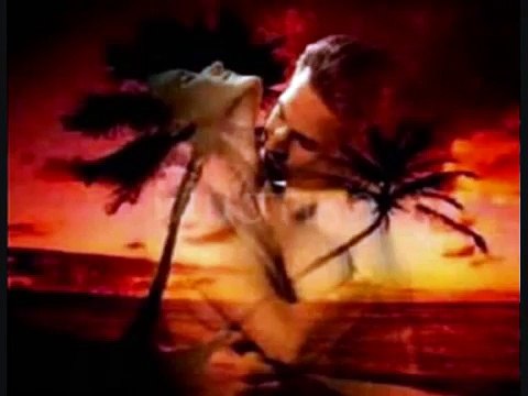 Enas kainourgios erotas