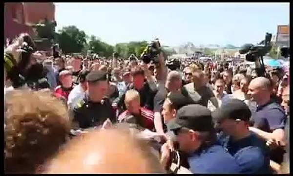 Гей парад. Разгон гей парада и сочувствующих