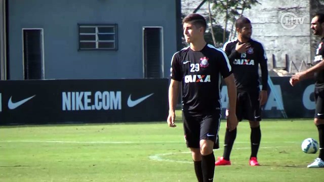 Relembre lances de Matheus Cassini em treino do Corinthians