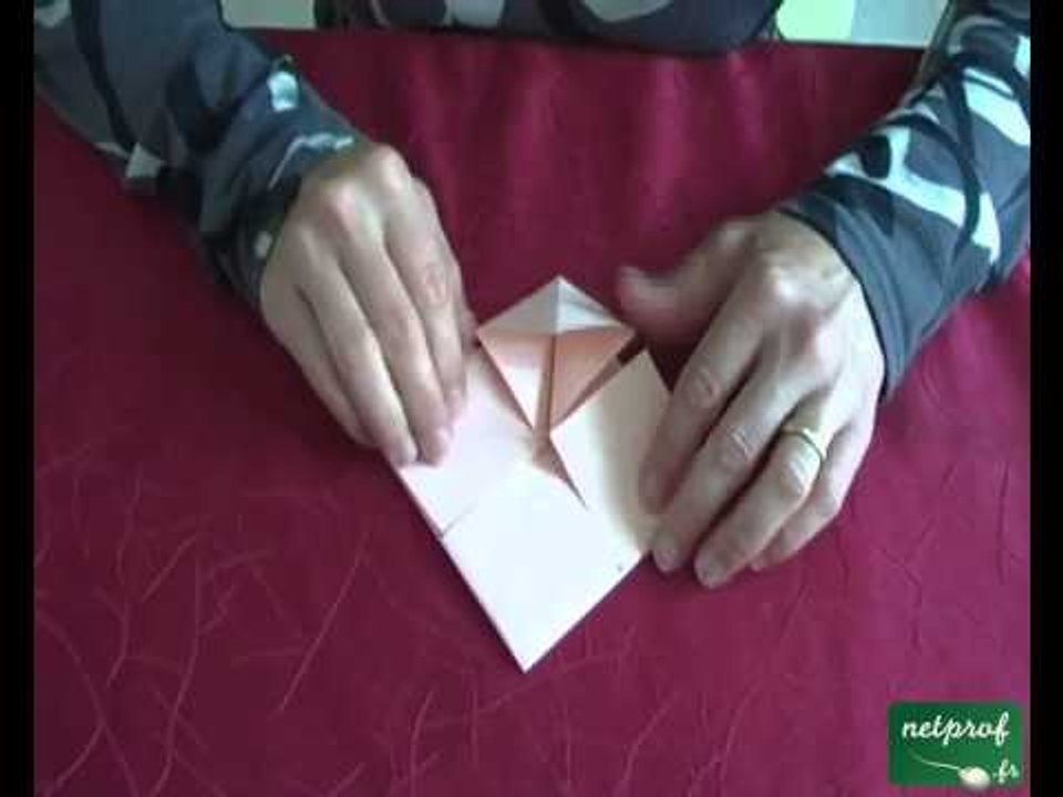 Fabrication d'une étoile suivant l'art de l'origami