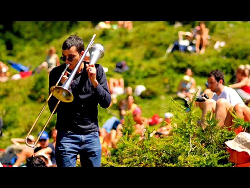 Bourvil - Papa joue du trombone