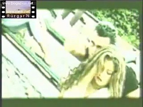 Mustafa Sandal - Bu Kız Beni Görmeli