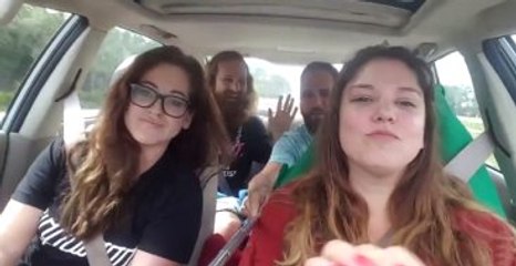 Seyir Halindeki Araçta Video Çekerken Kaza Yaptılar