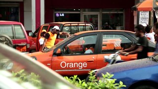 Sezon 2, odcinek 4: w drodze do Douala: odkrywanie usług dystrybucji Orange w Kamerunie