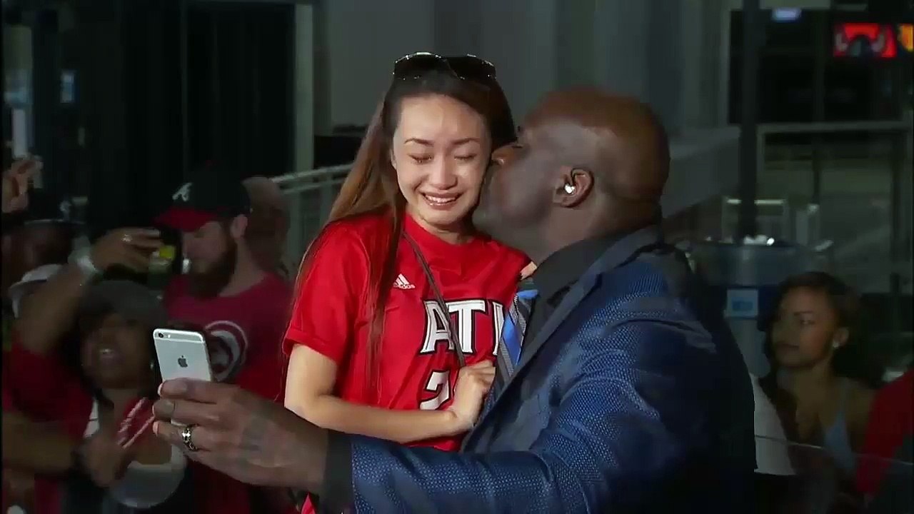 Shaq Kisses a Hawks fan and Makes Her Cry