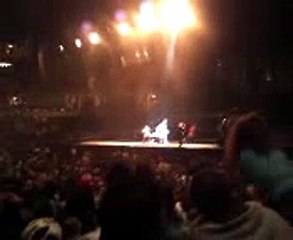 drunk girl dancing at lil wayne concert