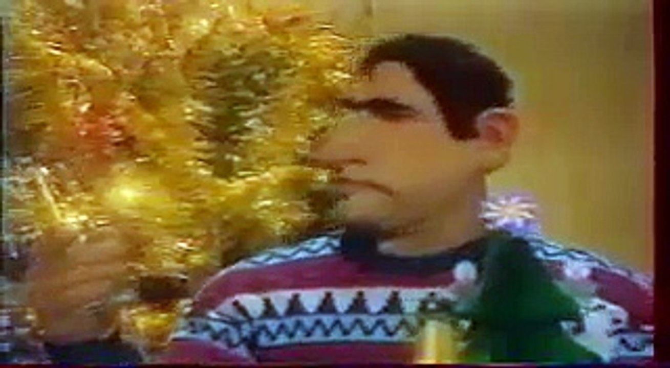 Les Guignols de l'info | Affreux Noël (Papin, Cantona, Roland, Larqué ...