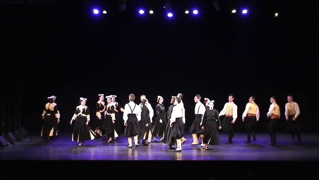 Cercle Celtique Montfortais-Dans 35-St Aubin du Cormier-10 mai 2015