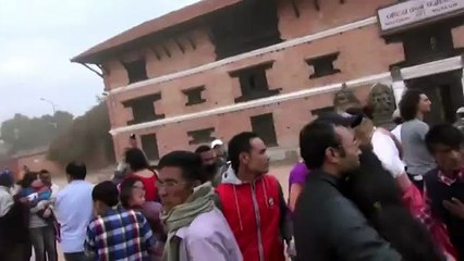 Raw_ Moment Nepal Quake Strikes Ancient Square