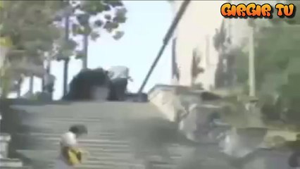 Bu Adamın Vücudu Bildiğin Lastik......