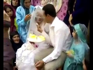 Düğünde Damat Geline Tokat Attı