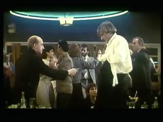 TENUE DE SOIREE Bande-annonce