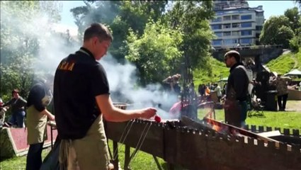 Gros succès pour les barbecues en forme de Kremlin à Kiev
