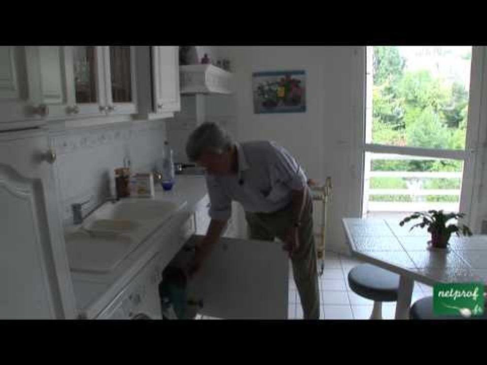 Apartment 3 : A Kitchen