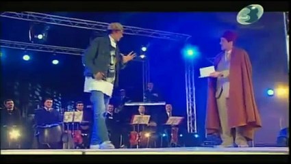 صالح اوقوروت و كمال بوعكاز في مسرحية بلام