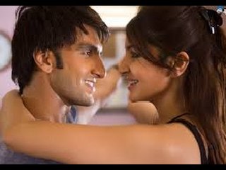 下载视频: Ranveer Kapoor  Anushka Sharma’s Hot Kiss in 'Dil Dhadakne Do'