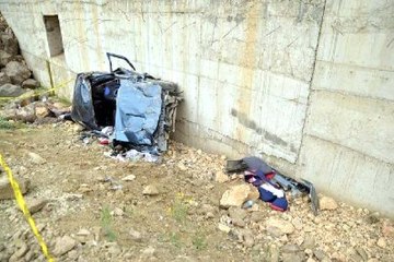 Otomobil Hes İnşaatına Uçtu: Biri Bebek 2 Ölü, 3 Yaralı