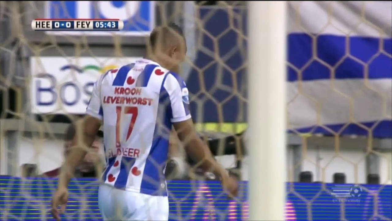 Feyenoord verbaselt Van-Bronckhorst-Debüt