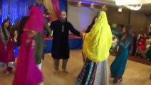 Bride And Groom Joins Mehndi Dance SUPERB (HD) - Video Dailymotion