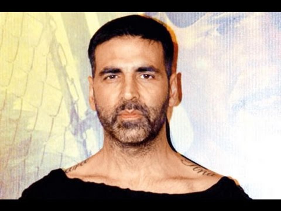 Angry Akshay Kumar rubbishes rumours about Nepal earthquake donations!