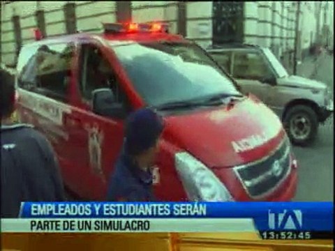 Estudiantes y profesores participan de simulacro en Riobamba