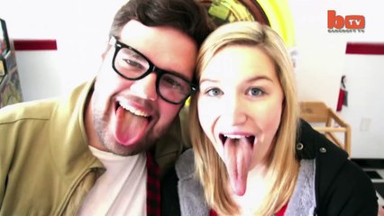 Adrianne Lewis tem a maior língua do mundo