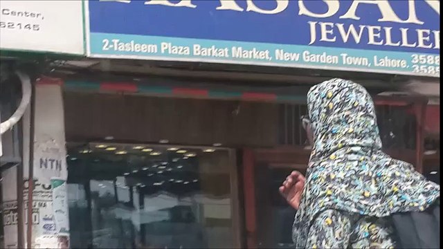 Kid threatening with illegal weapon in Lahore Pakistan on Vimeo