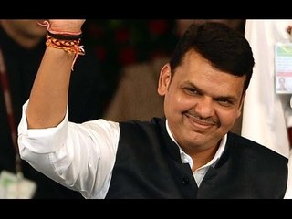 Show Marathi movies in prime time, says Maharasthra CM