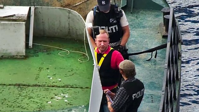 Anders Behring Breivik back on Utøya