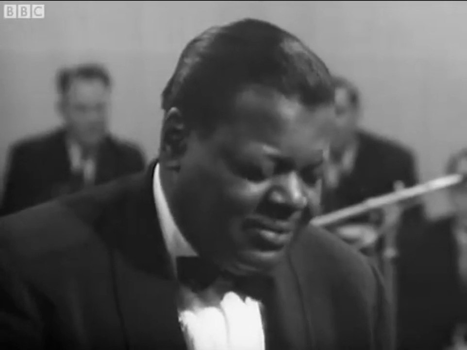 OSCAR PETERSON TRIO at JAZZ 625 (BBC 1964, musical parts, HD)