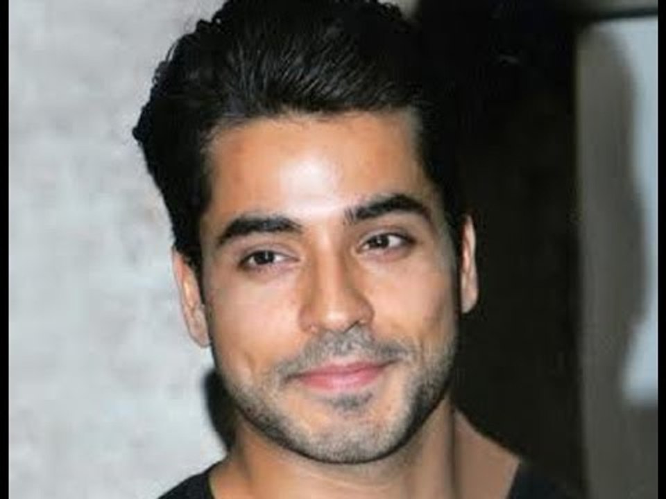 Bigg Boss Winner Gautam Gulati Enters B'wood