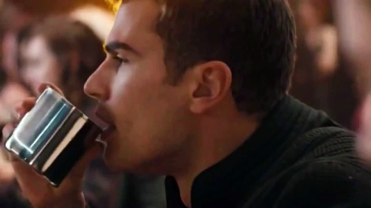 Tris & Four scenes | {Divergent}