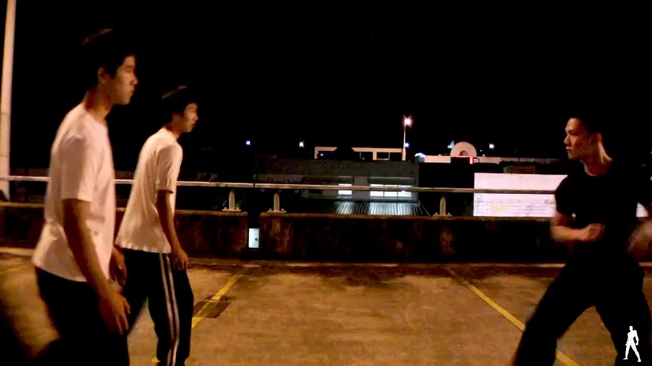 Crazy Martial Arts Street Fight - The Test of Character HD