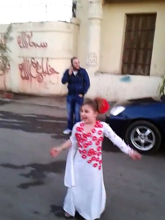 Little girl belly dance performance video Dailymotion