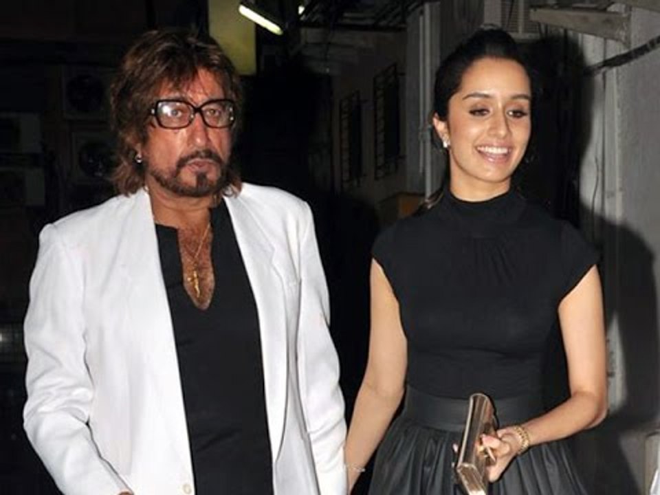 Shakti Kapoor Robbed Off Earring Worth 5 Lakhs Gifted by Shraddha