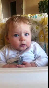 Trop drôle !! Bébé qui discute