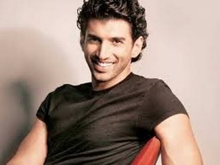 Aditya Roy Kapur Likes to Experiment With His Hair - BT