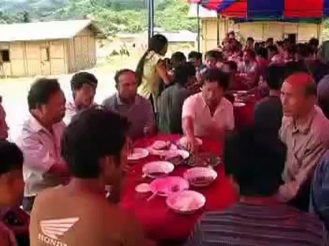 BANE PHA LAK ( THE NEW LAO HMONG VILLAGE IN LAOS ( lao tv )