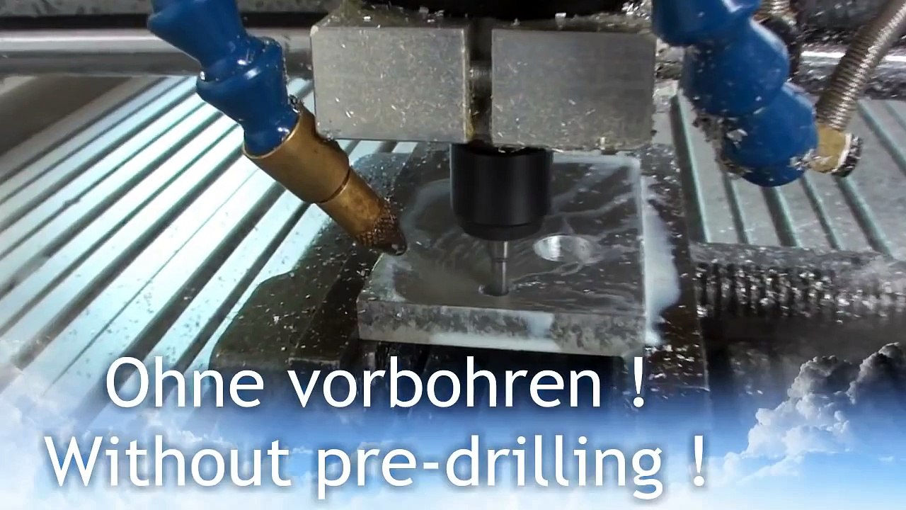 9 Sec. ! Thread cutting/ cnc milling/ close up. CNC Gewindefräsen ohne vorbohren CNC-FRÄSE High-Z