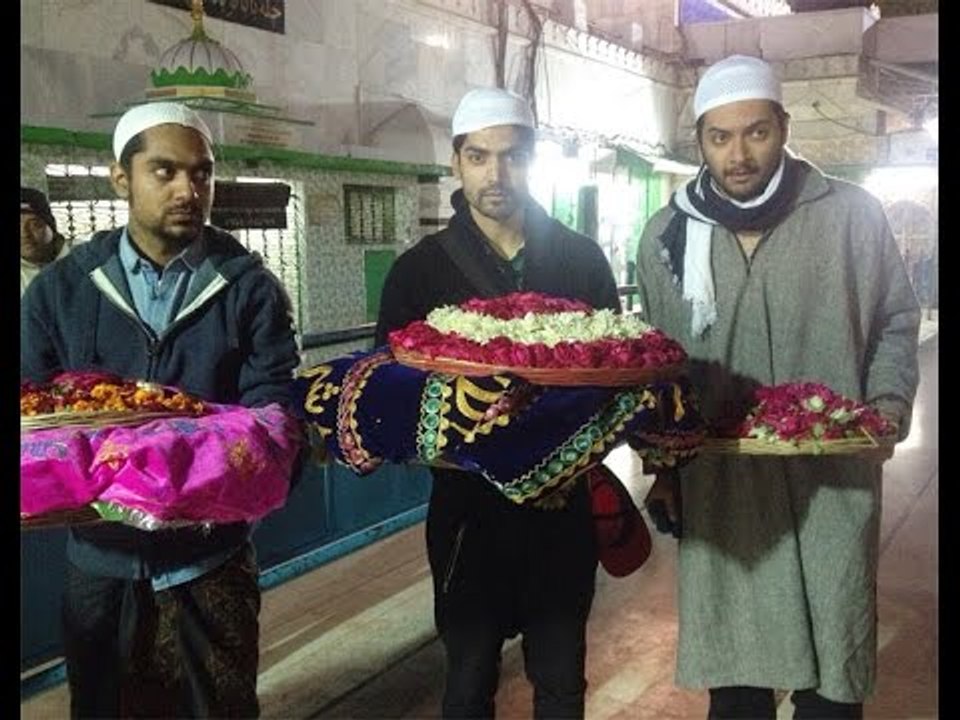 Gurmeet Choudhary & Ali Fazal Visit Ajmer Sharif to Seek Blessings! - BT