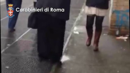 Download Video: Roma - falso sacerdote chiede offerte ai passanti, denunciato